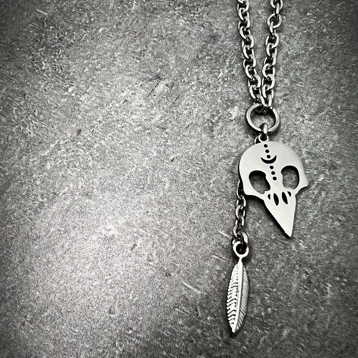 The Shadow edit - Skull Necklace - Silver image 1