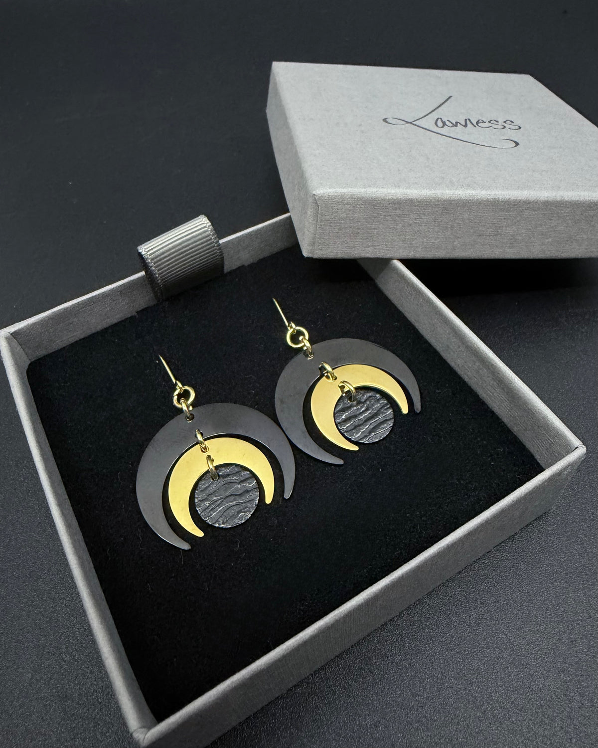 Luna Phase Earrings - 30mm Black / Gold