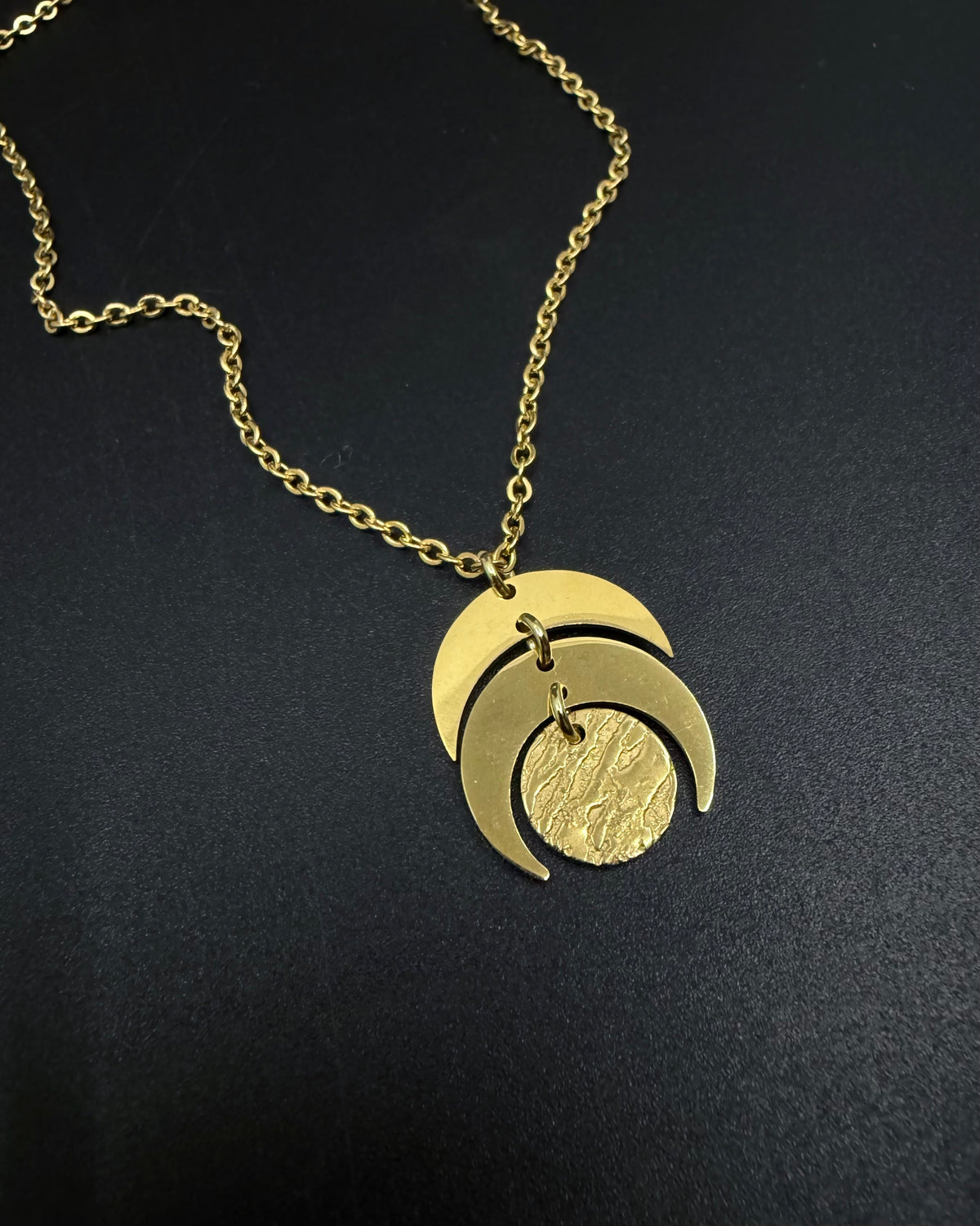 Luna Phase Necklace - 20mm Gold