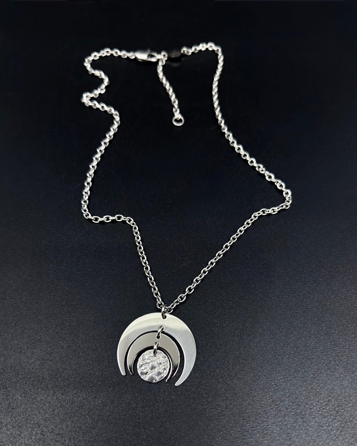 Luna Phase Necklace - Silver 30mm
