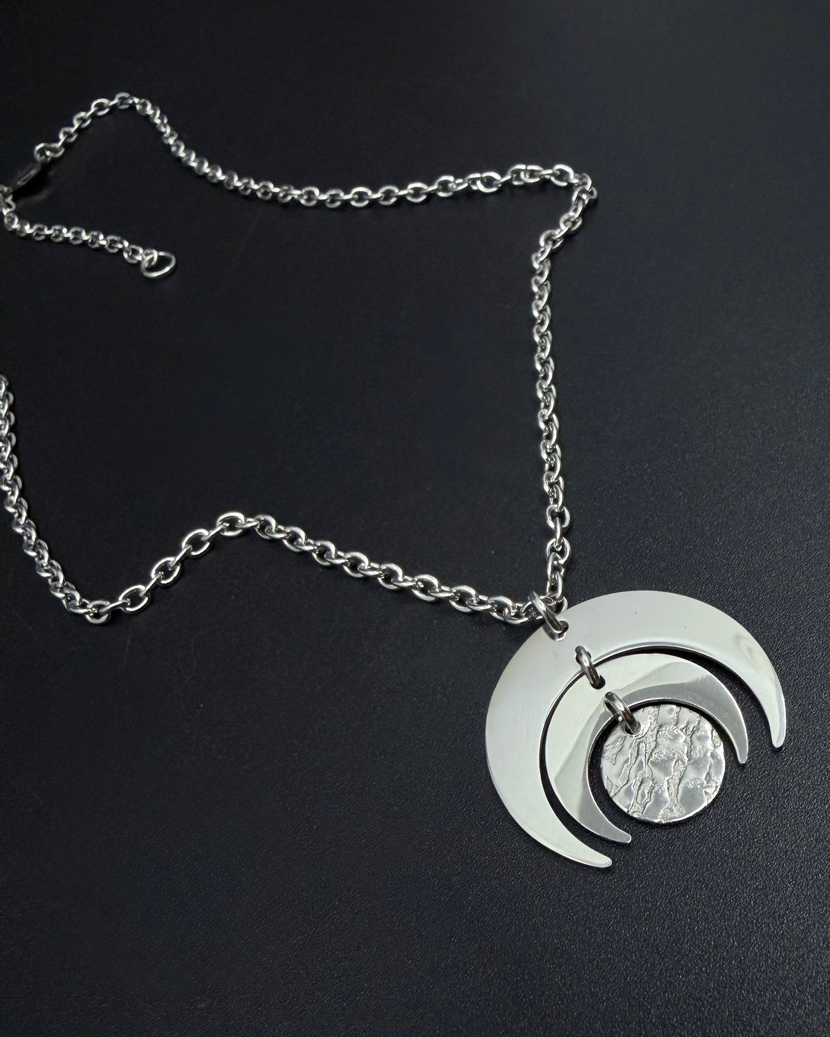 Luna Phase Necklace - Silver 30mm
